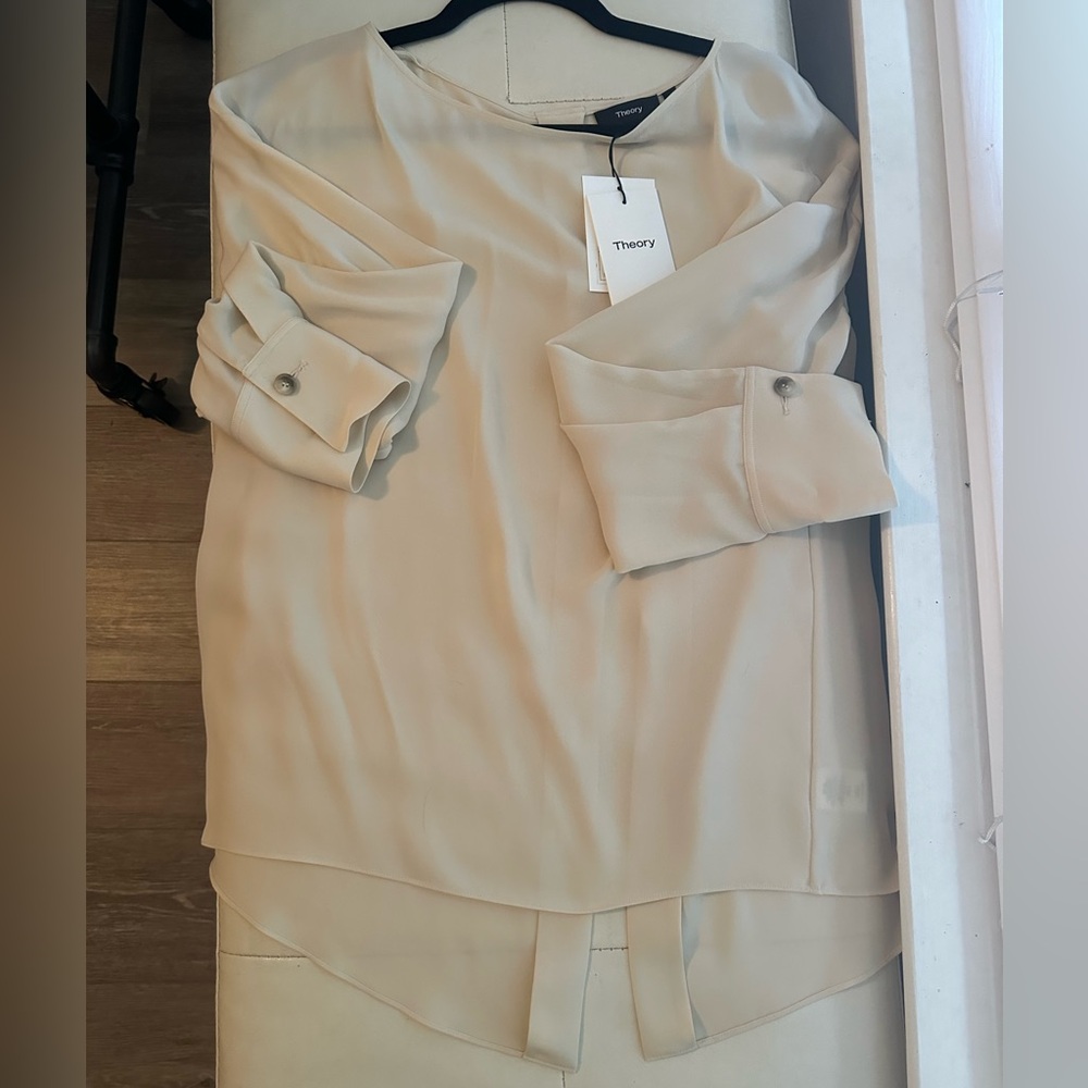 Theory Jarthstin women’s silk blouse size medium
